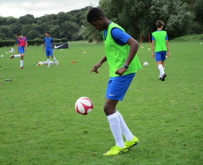 Day Camp West Ham United Foundation International Football Academy - Football Camps